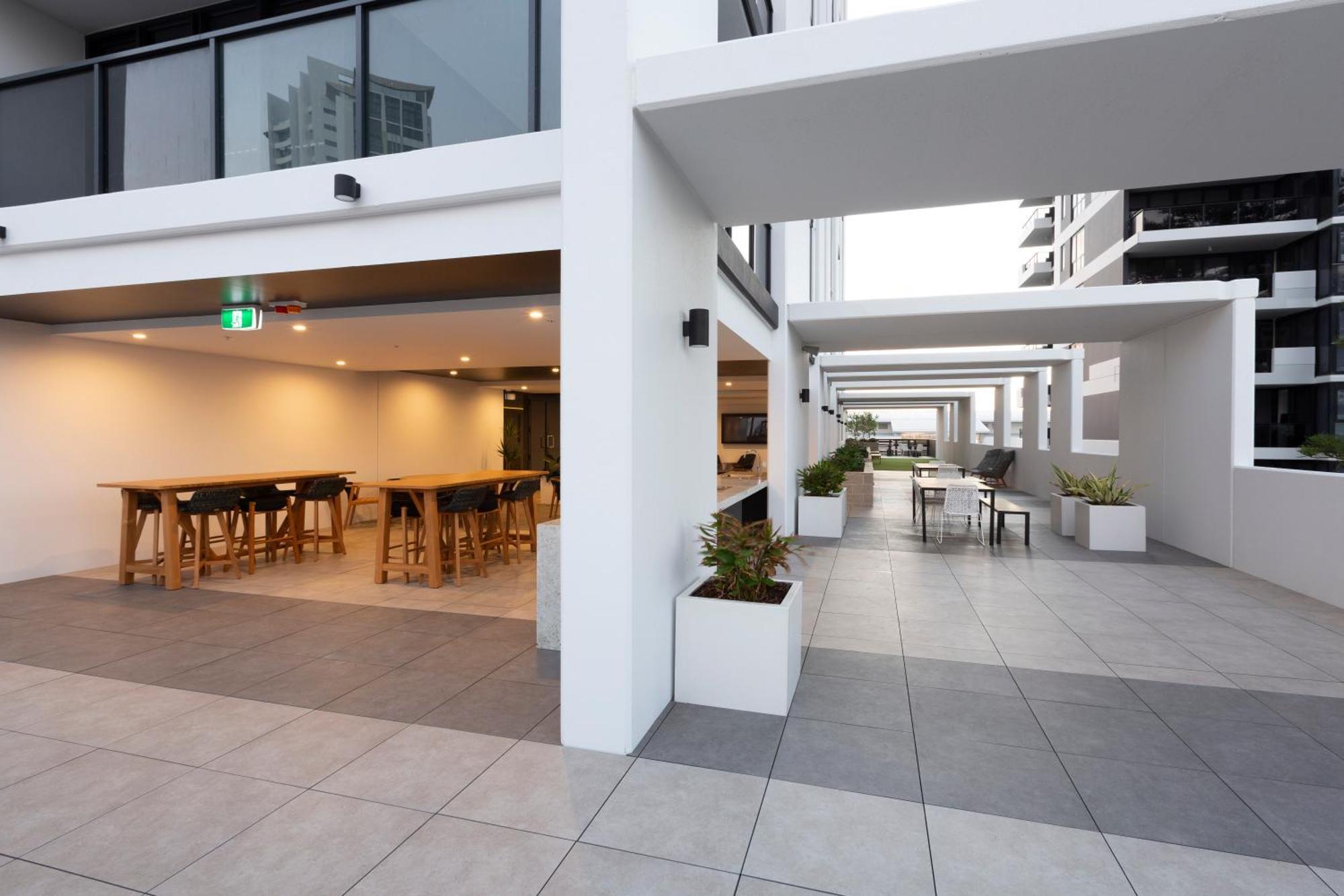 Qube Broadbeach Gold Coast Exterior foto